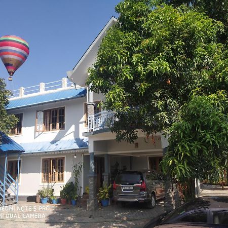 Munnar Blue Mist Bed & Breakfast Bagian luar foto