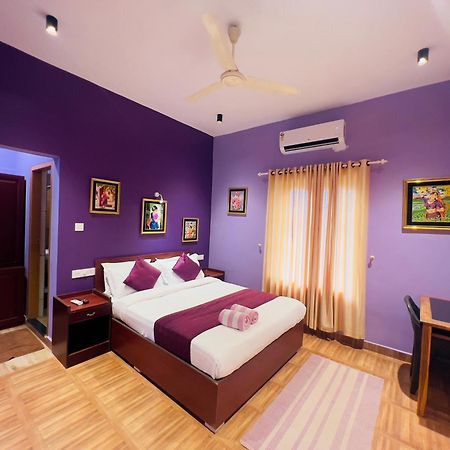 Munnar Blue Mist Bed & Breakfast Bagian luar foto