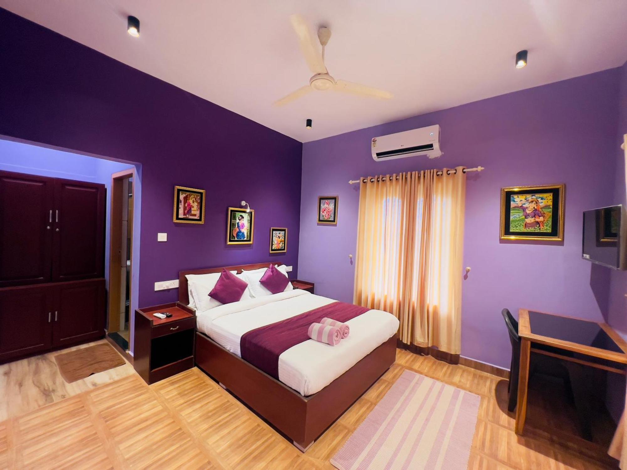 Munnar Blue Mist Bed & Breakfast Bagian luar foto