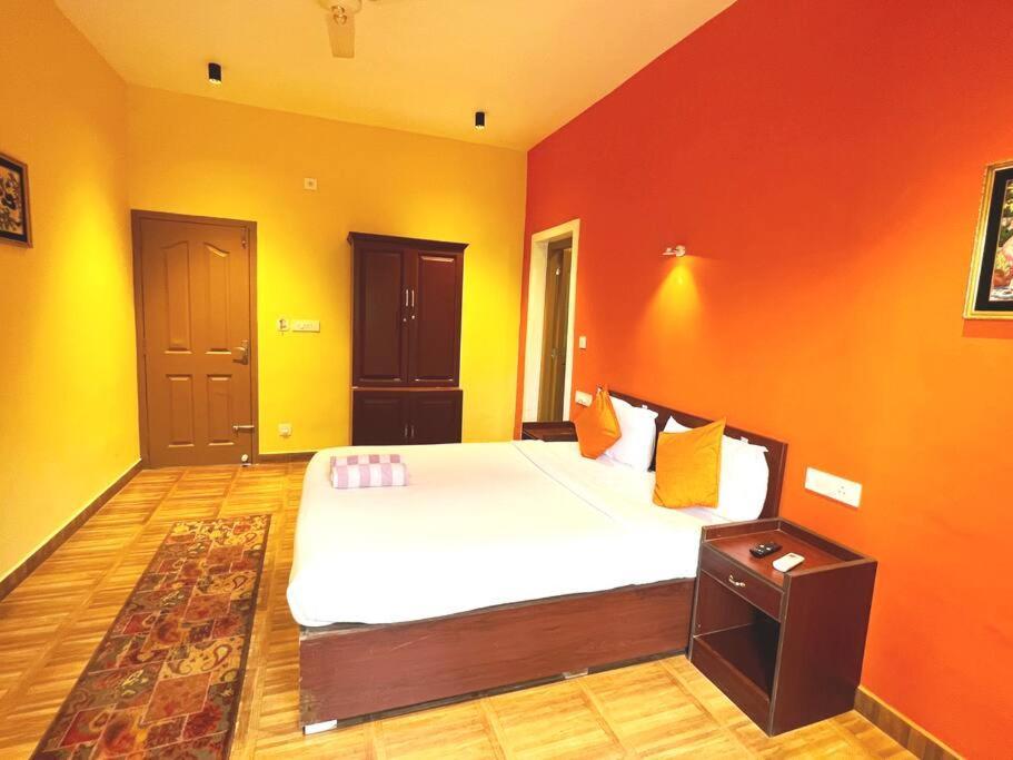 Munnar Blue Mist Bed & Breakfast Bagian luar foto