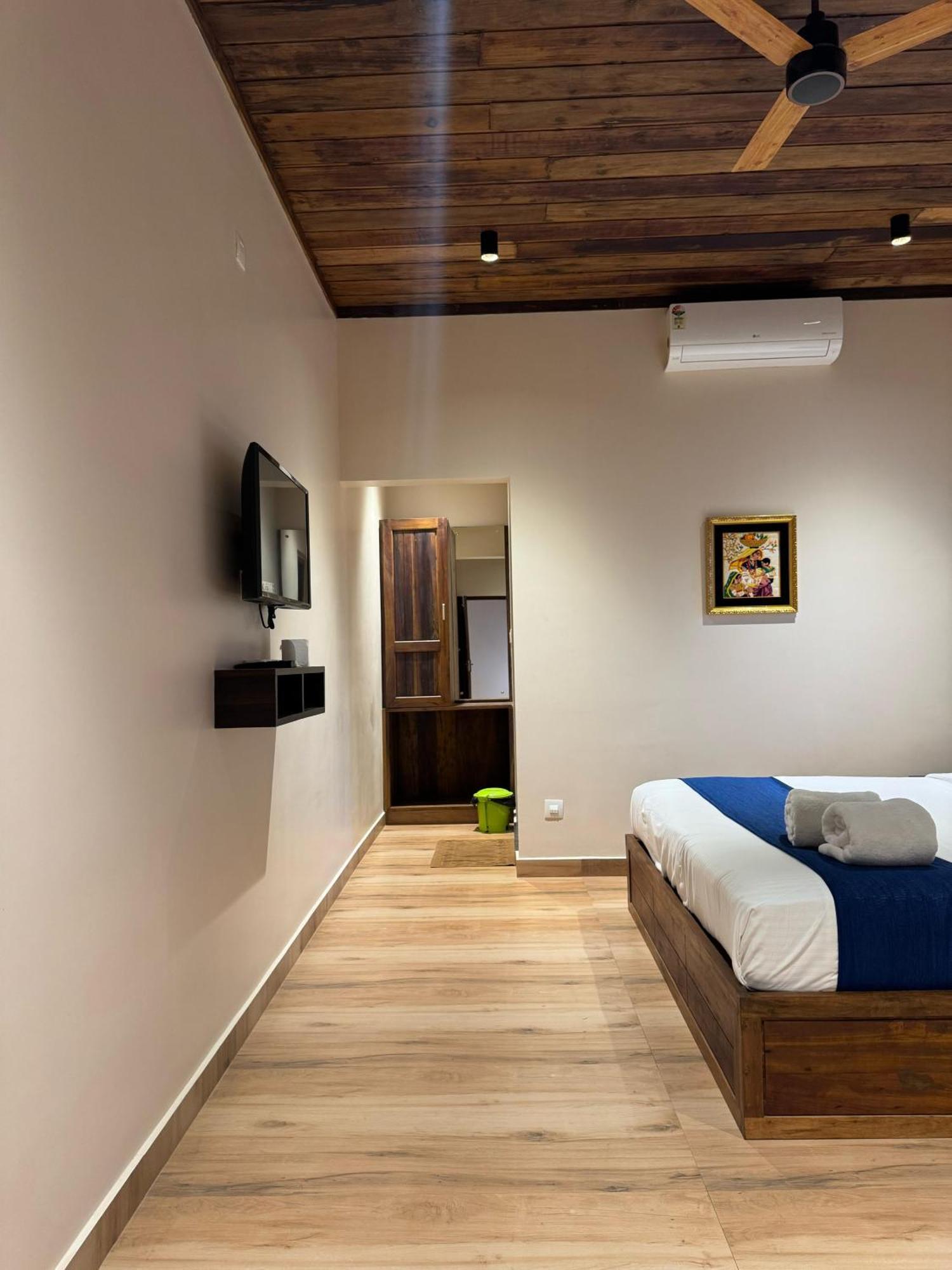 Munnar Blue Mist Bed & Breakfast Bagian luar foto