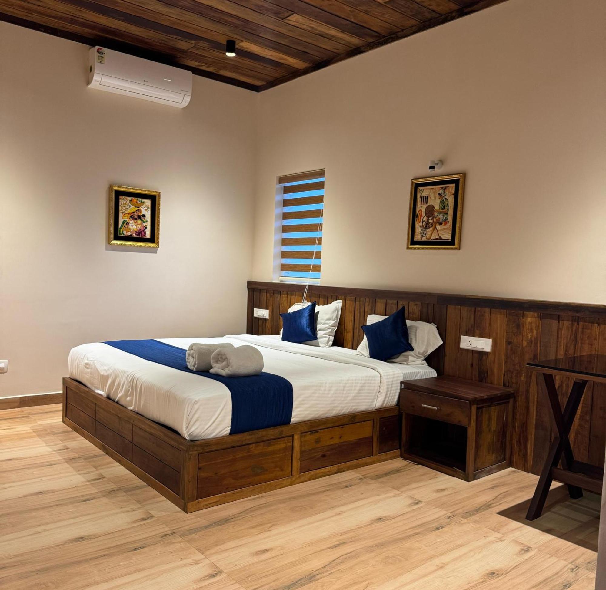 Munnar Blue Mist Bed & Breakfast Bagian luar foto