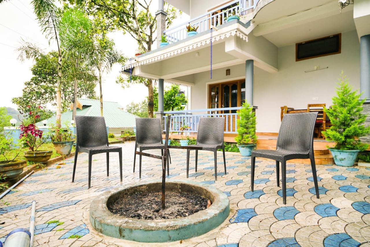 Munnar Blue Mist Bed & Breakfast Bagian luar foto
