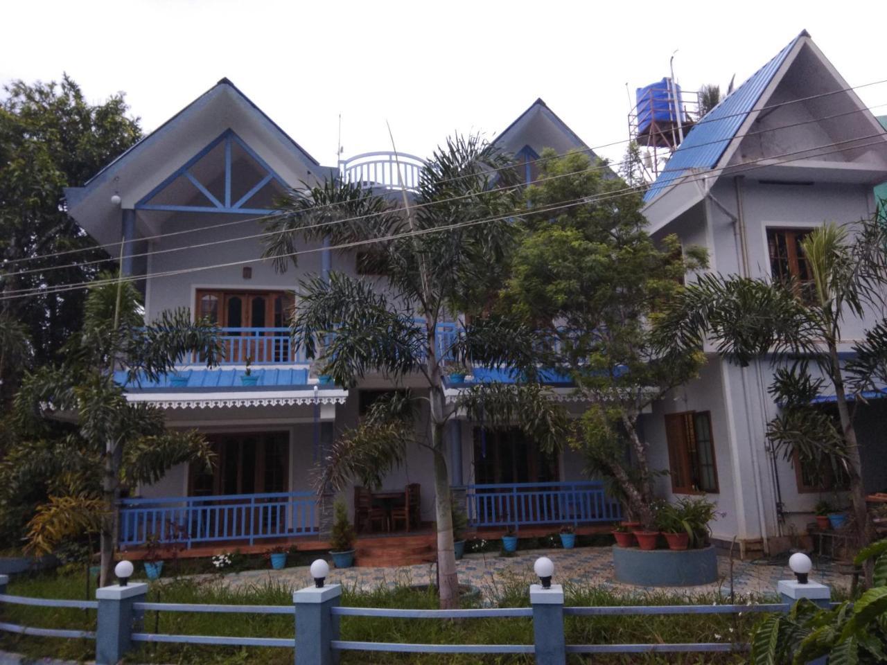 Munnar Blue Mist Bed & Breakfast Bagian luar foto